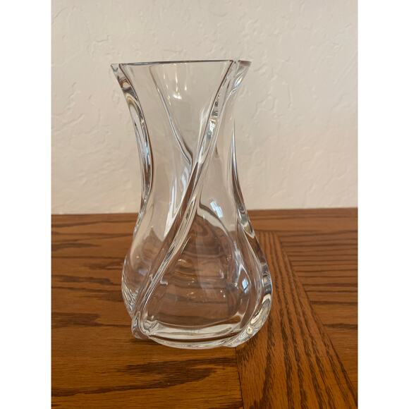 Serpentine Model Crystal Vase By BACCARAT - Picture 3 of 8